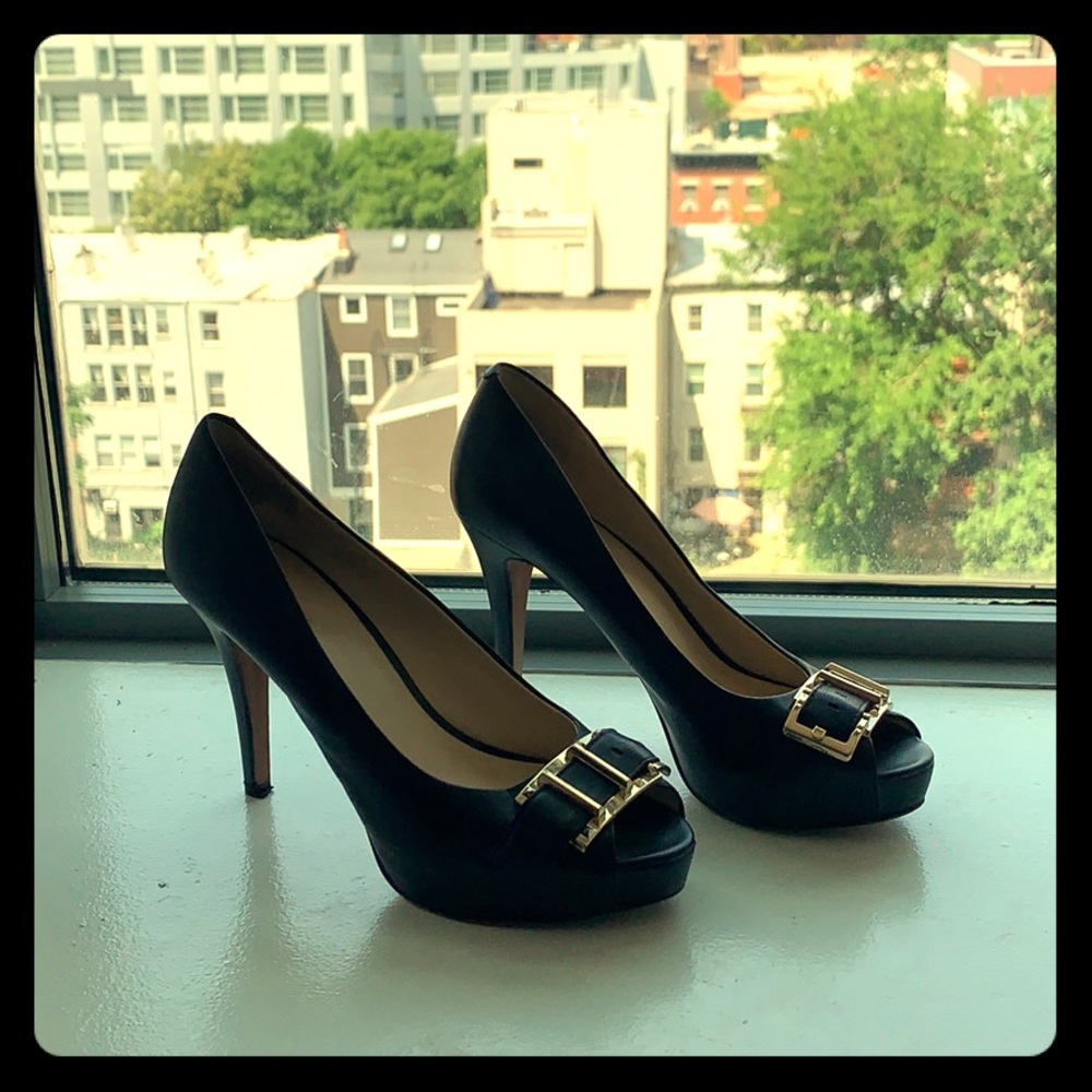 Nine West Size 7 Peep Toe Pumps - Never Worn!